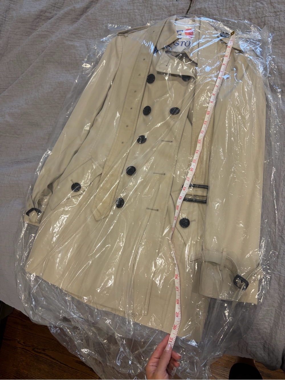 Burberry Beige Trench Coat with Classic Check Lining - Picture 13 of 13